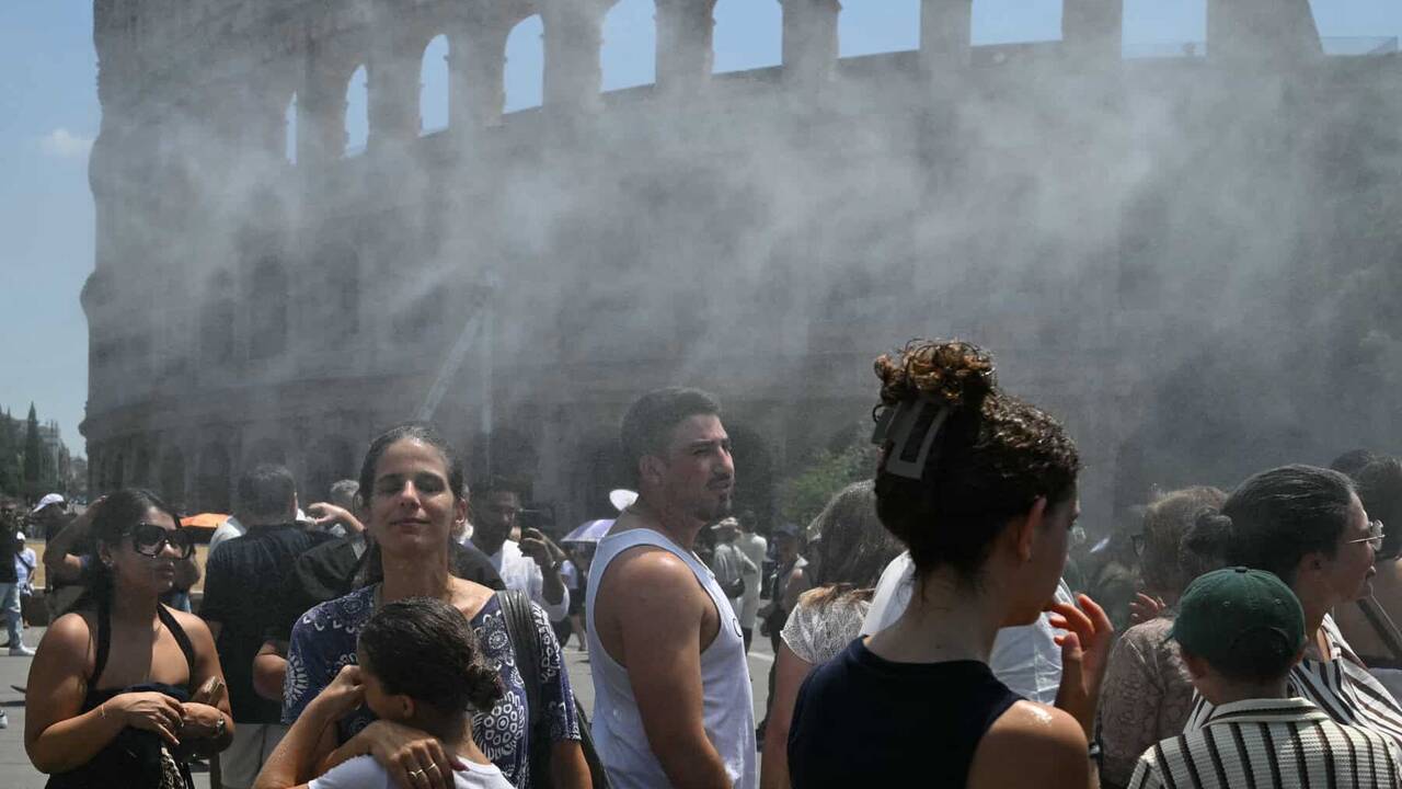 Europe heatwave swamps hospitals, halts parties