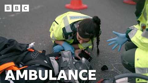Paramedics treat teenager after terrifying motorcycle crash | Ambulance - BBC