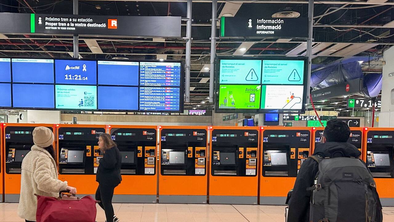 Commuter train crashes into crane in Murcia, marking Spain's fourth train crash in five days