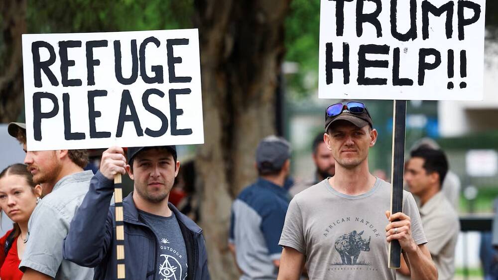 Trump raises refugee cap to 10,000 for more white South Africans