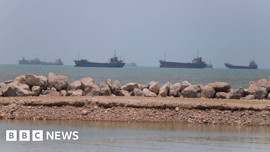 US lifts naval blockade after Iran deal signed