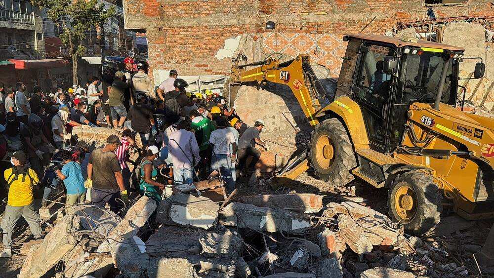 More than 100 killed after strongest quake hits western Colombia