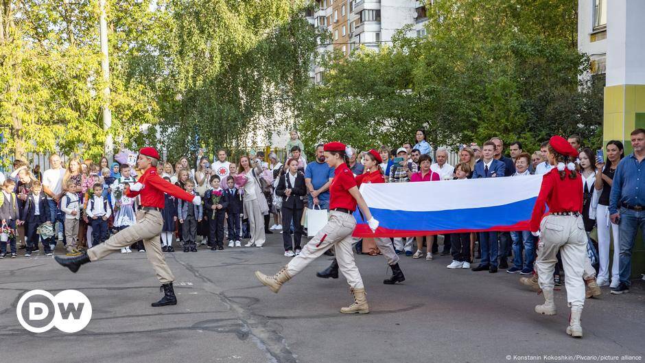 Propaganda in Russian schools prepares students to die