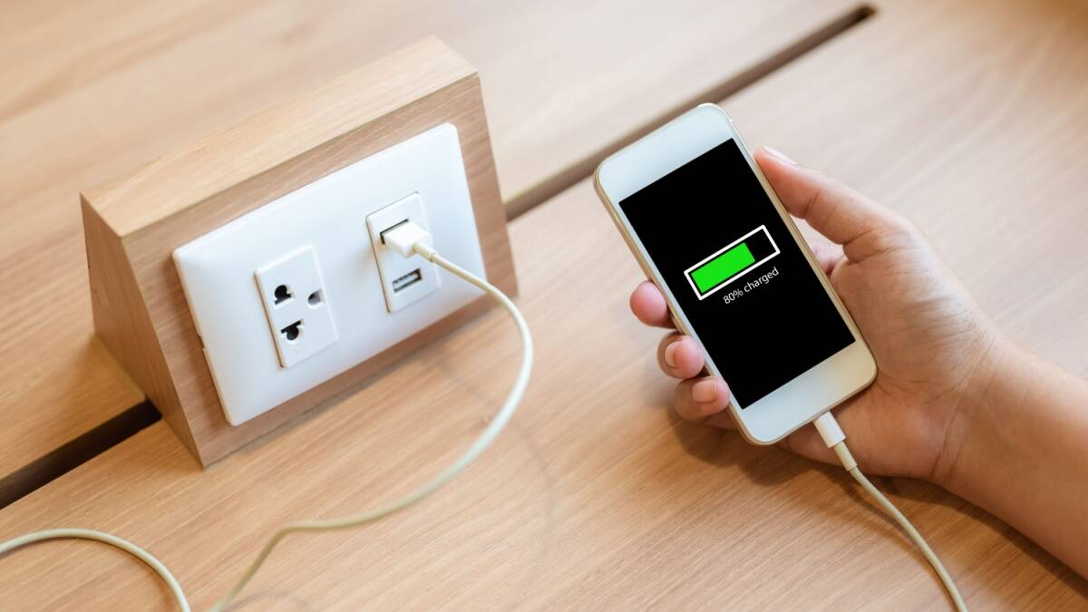 South Africans warned about public USB chargers