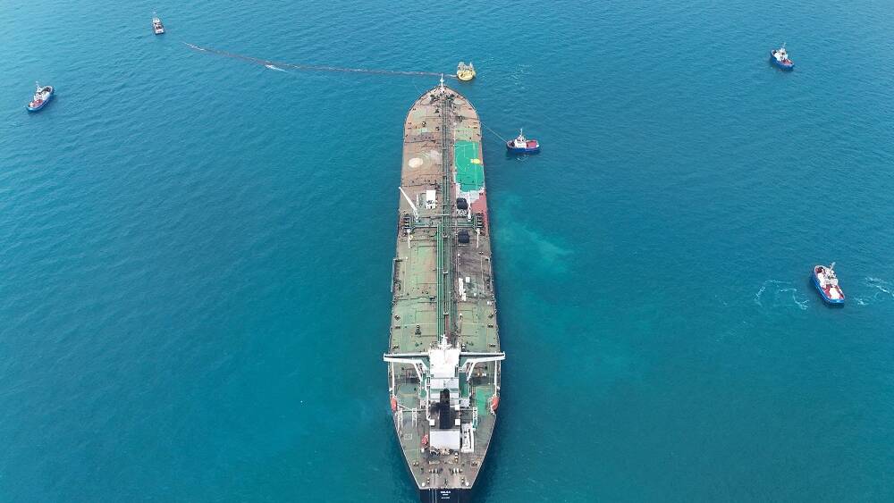 Strait of Hormuz sees dramatic drop in commercial shipping