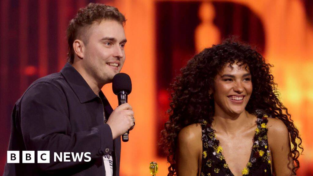 Sam Fender and Olivia Dean make UK chart history with Rein Me In