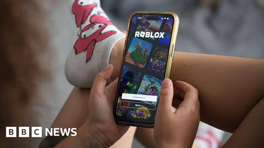 Parents should monitor children '24/7' on Roblox, says developer