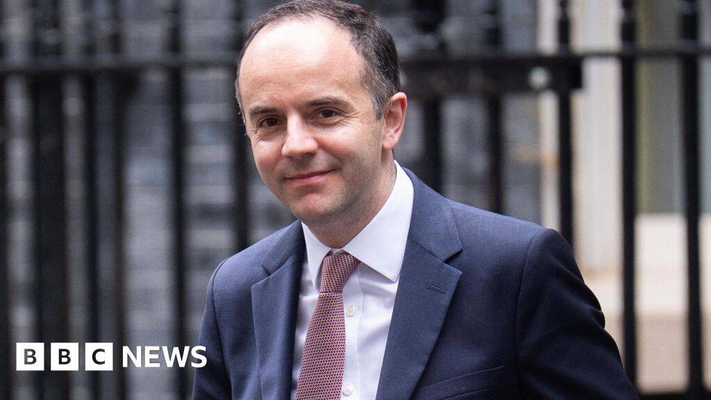 Health secretary seeks advice over maternity inquiry staff who refused to give evidence