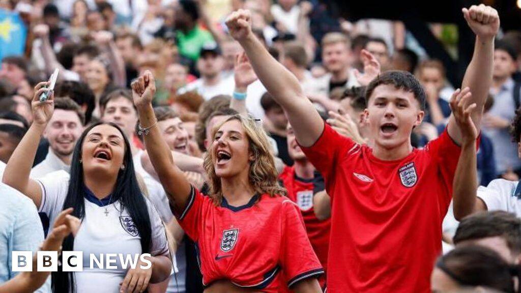 Pubs and police brace for England-Mexico 1am kick-off after Fifa U-turn