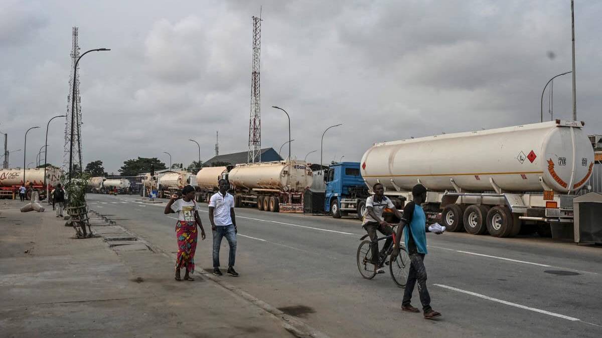 Jihadist attack on Mali fuel tankers last week killed at least 15 drivers