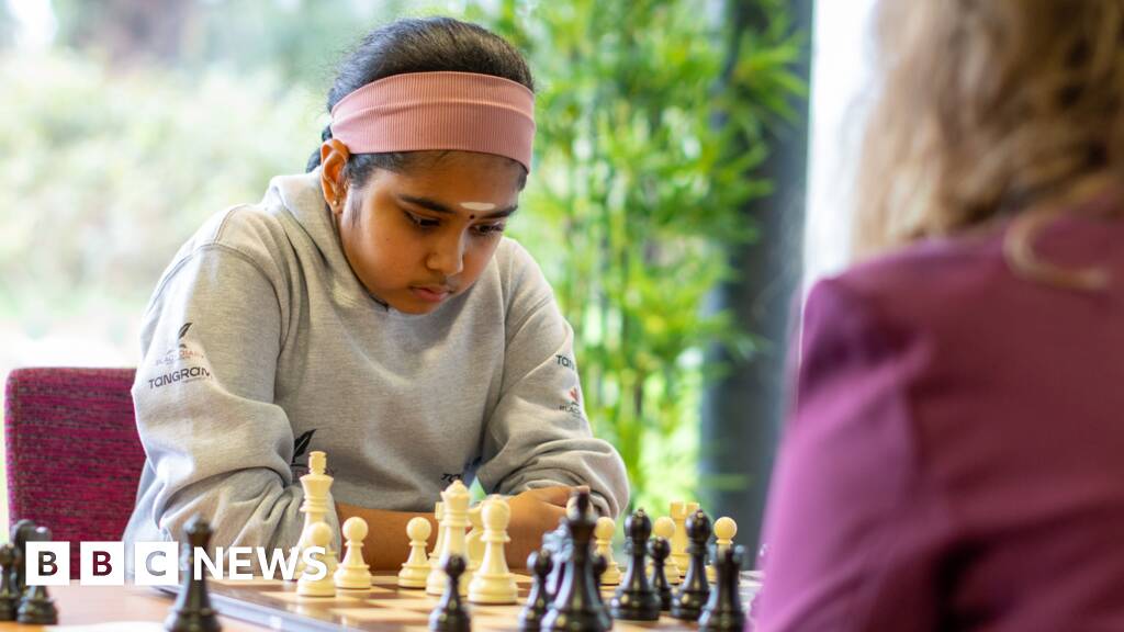 Ten-year-old British chess prodigy dazzles at women's event