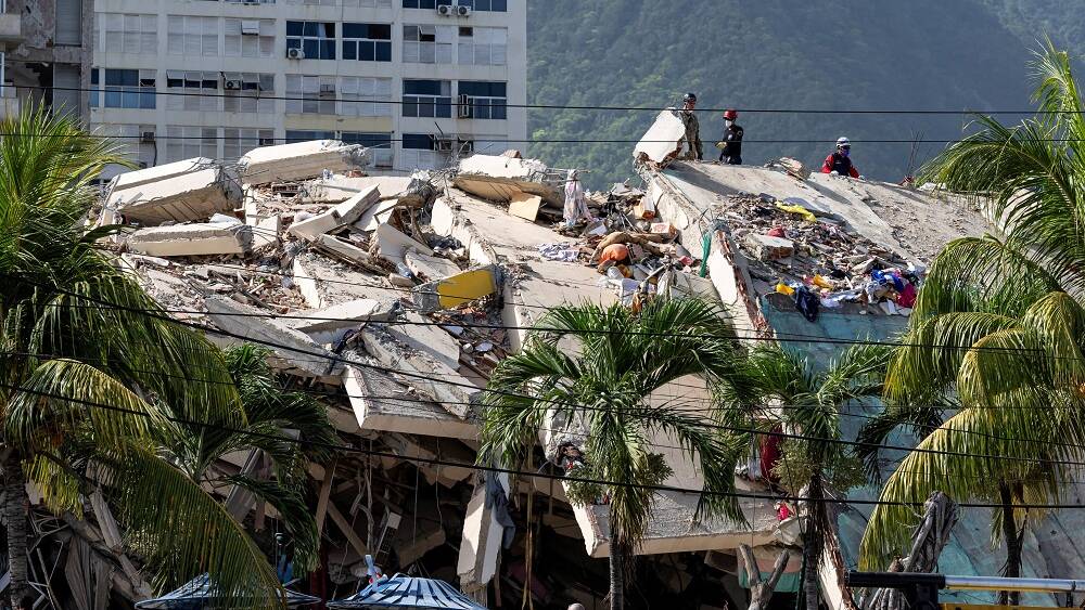 Venezuela welcomes 1,600 foreign rescuers after deadly twin quakes
