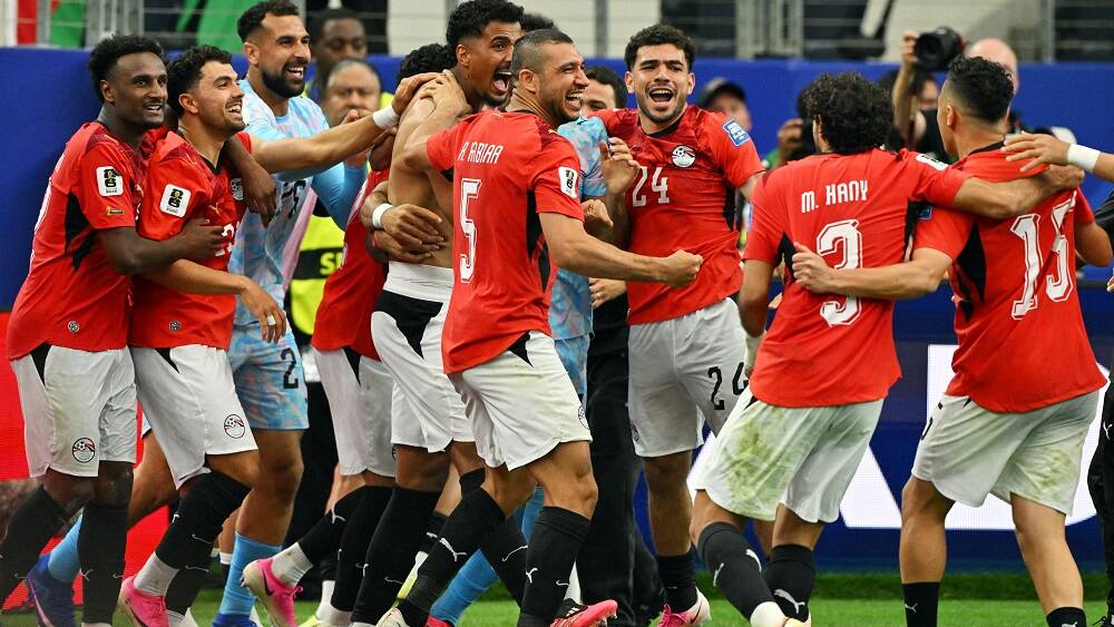 Egypt sink Australia to secure first World Cup knockout win
