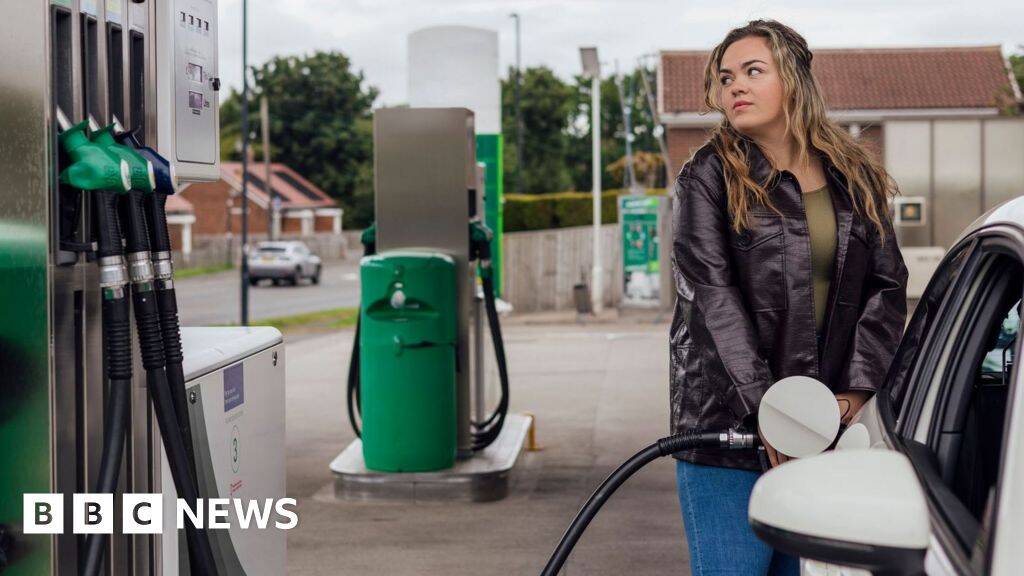 Petrol prices rise by 5p over a week as Iran war sends oil higher