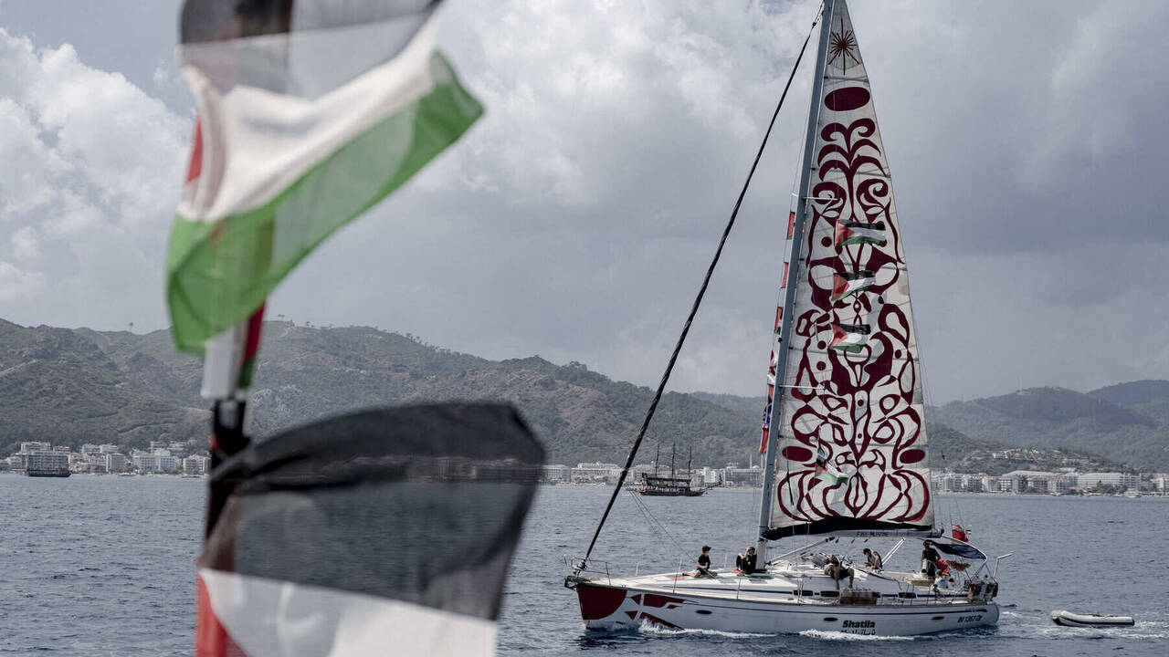 Israeli forces intercept Gaza-bound aid flotilla