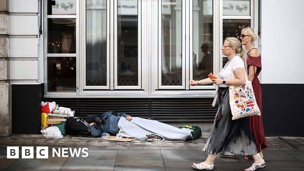'Everyone in for Christmas' - Burnham unveils rough sleeping plan