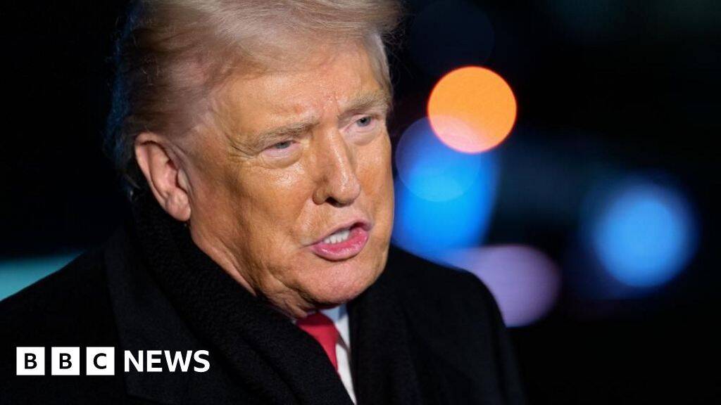 'Minor electrical issue' on Air Force One delays Trump Davos visit