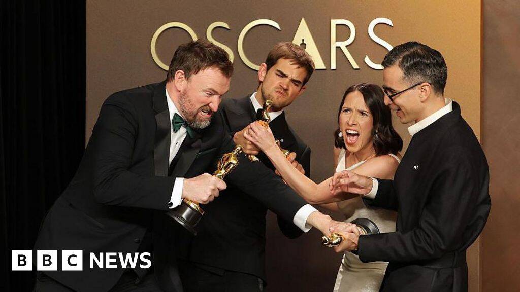 'It's a tie, I'm not joking' - unusual Oscars moment sees two films share award