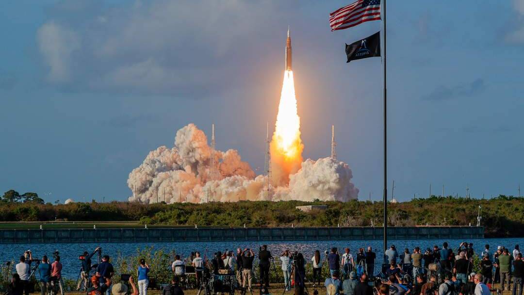 How long will it take Artemis to reach the moon?