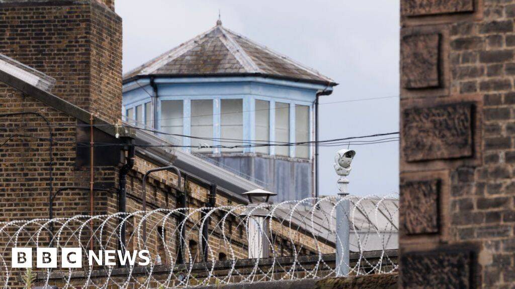 Criminals who skip sentencing will face solitary confinement or lose social visits