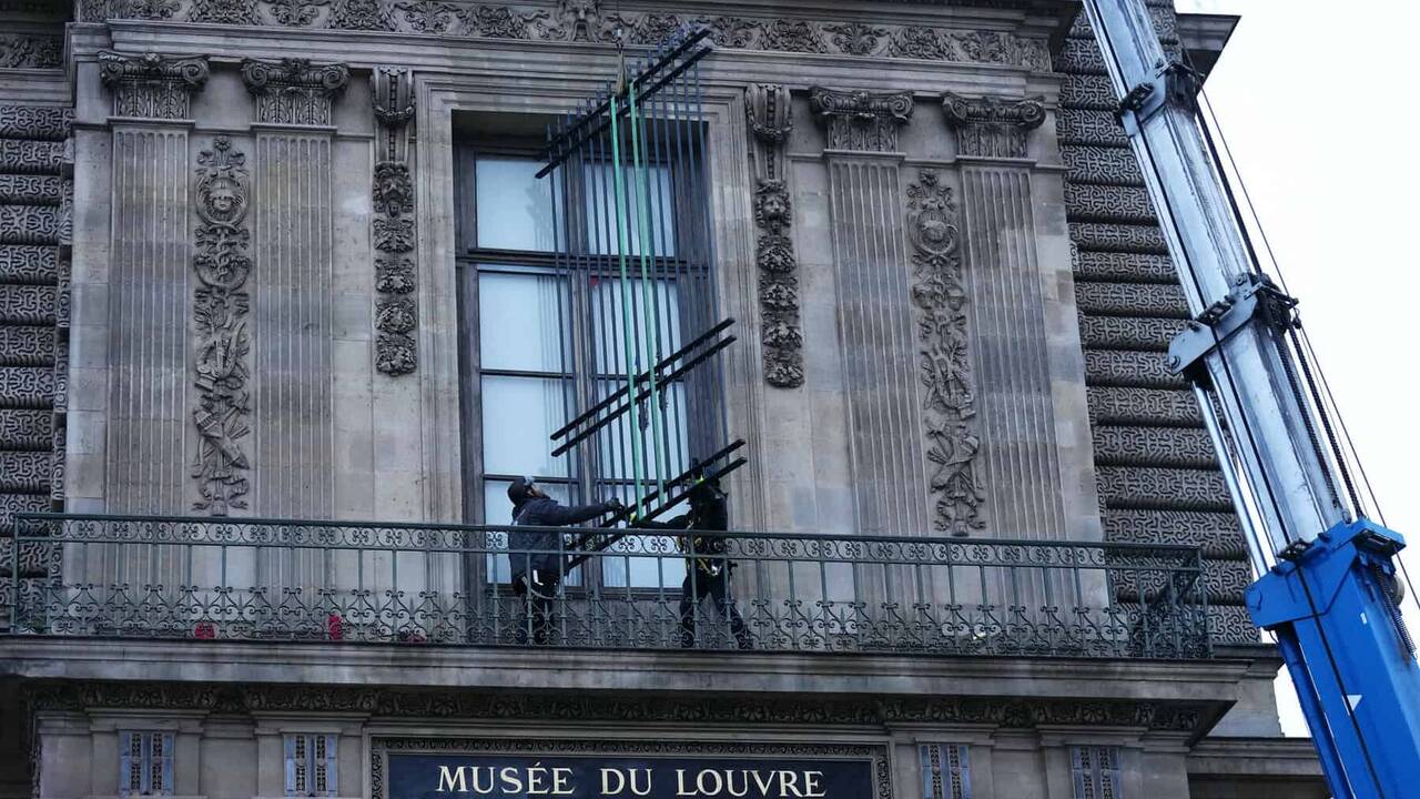 Louvre installs window bars after brazen crown jewels heist