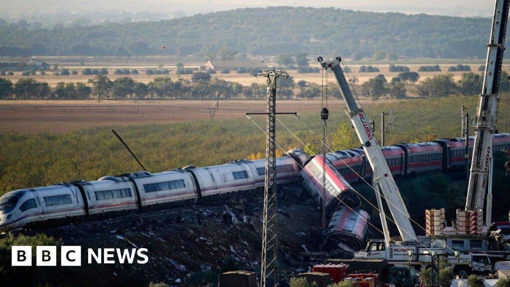 Spain train disaster clouds S&aacute;nchez chances of re-election