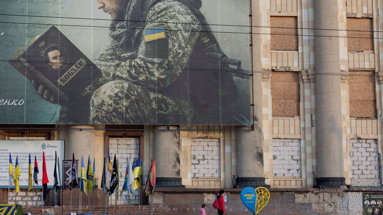 Zelensky calls for freezing of front with Russia as first step to talks