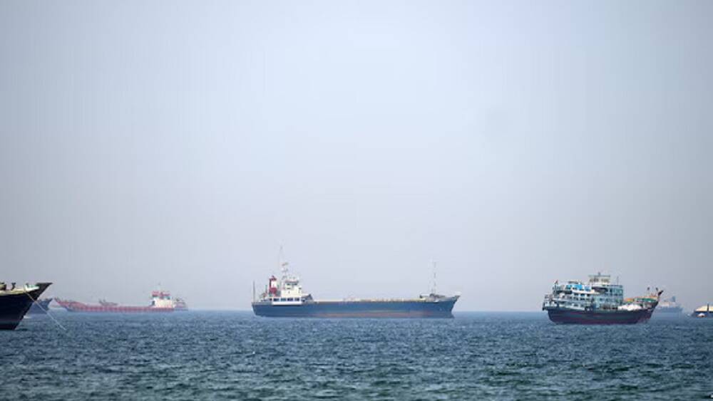 US seeks new coalition to get ships moving again in Hormuz