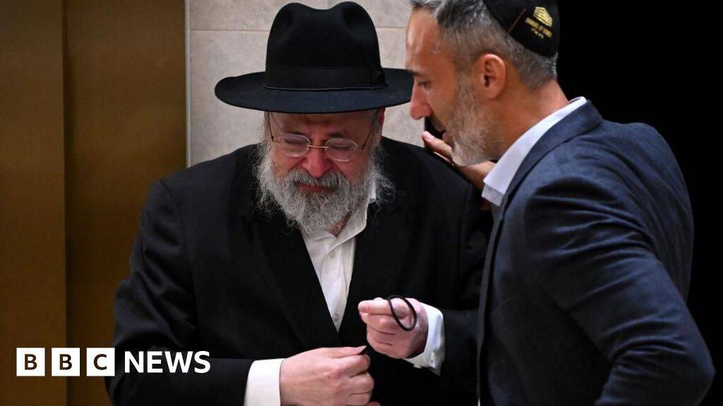 'An unspeakable loss': Funeral takes place for rabbi killed in Bondi shooting