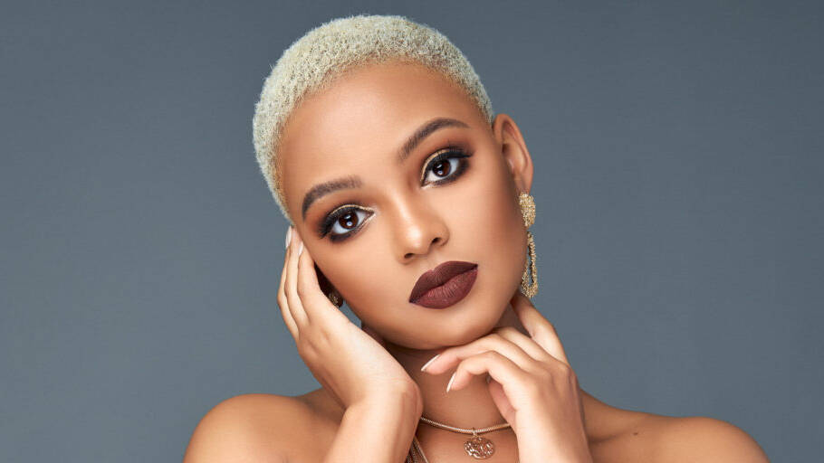Mihlali Ndamase trends after alleged skincare messages spark bleaching rumours