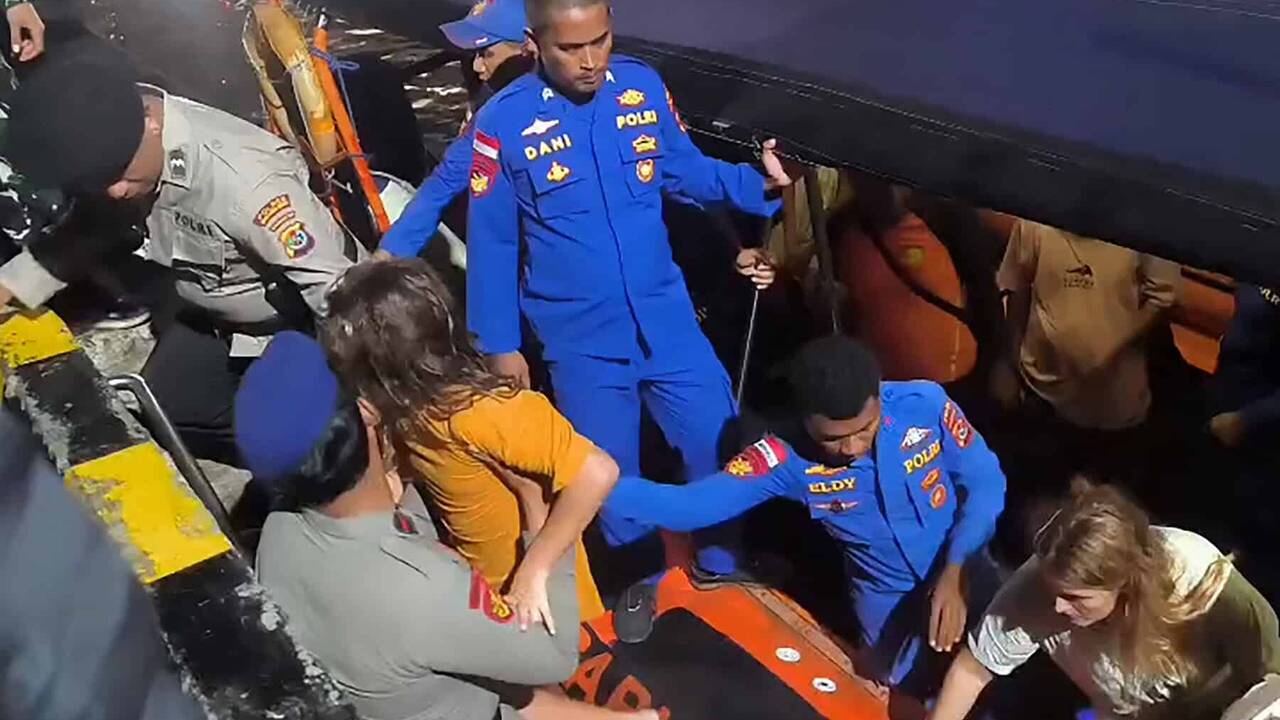 Spanish man, 3 children missing after Indonesia tourist boat sinks