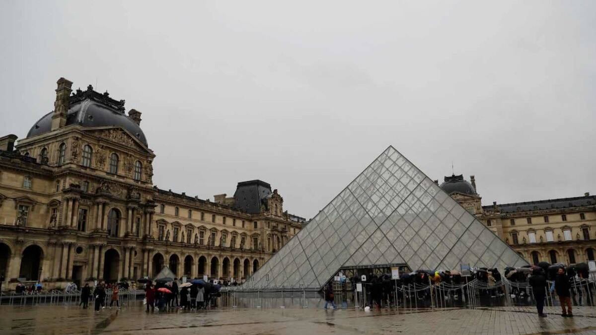 BAD news for tourists visiting Louvre Museum on Wednesday