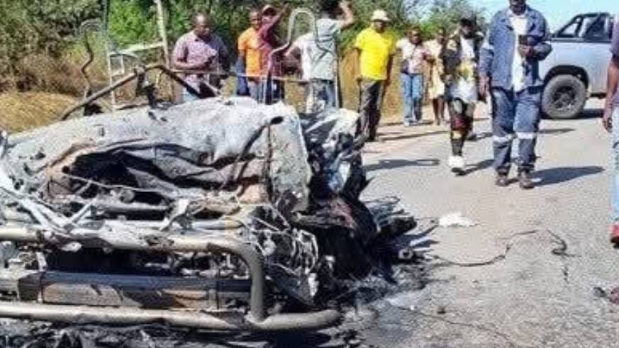 South African-registered Toyota Quantum explodes in Zimbabwe, killing 18