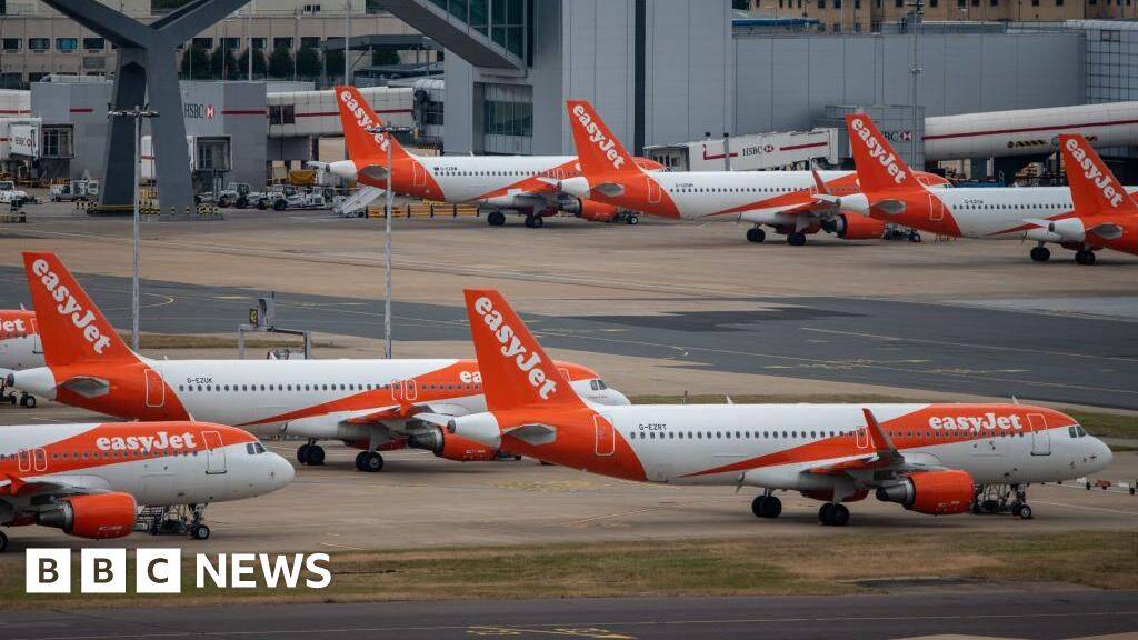 Hundreds of Heathrow and Gatwick flights delayed due to thunderstorms