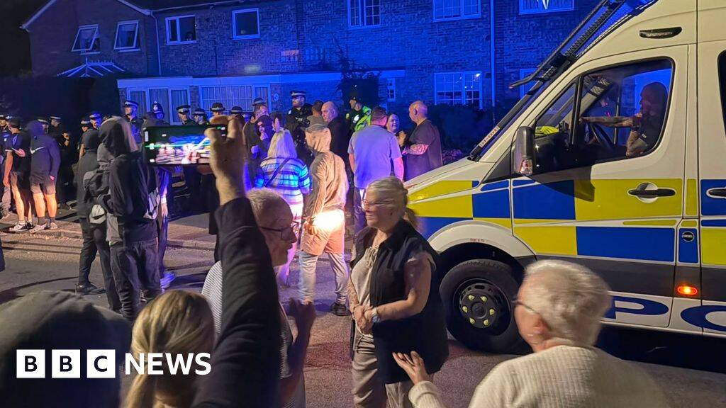 Arrests and injuries amid anti-immigration disorder