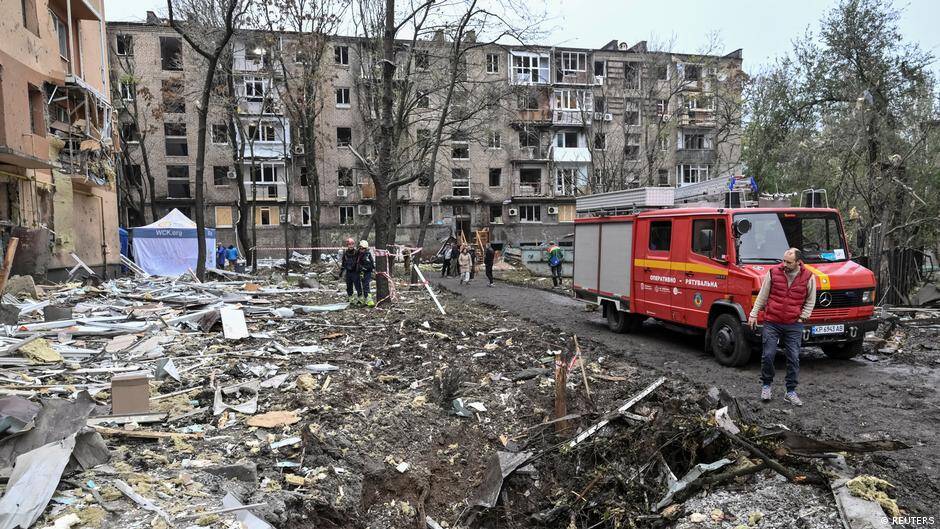 Ukraine: Zelenskyy urges allies to pressure Russia as energy sites hit