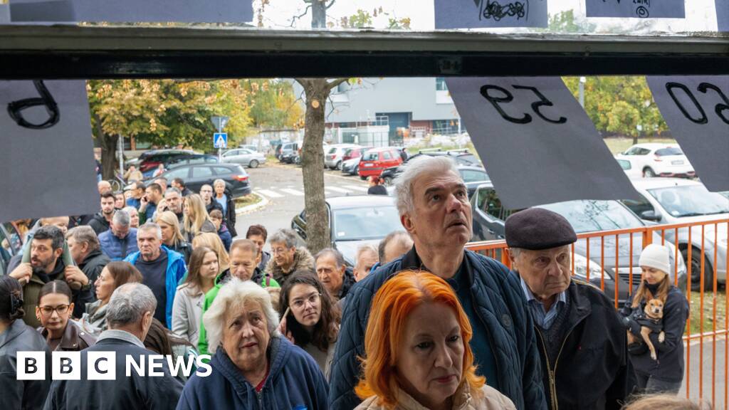 Early reports suggest record high turnout in Serbia elections