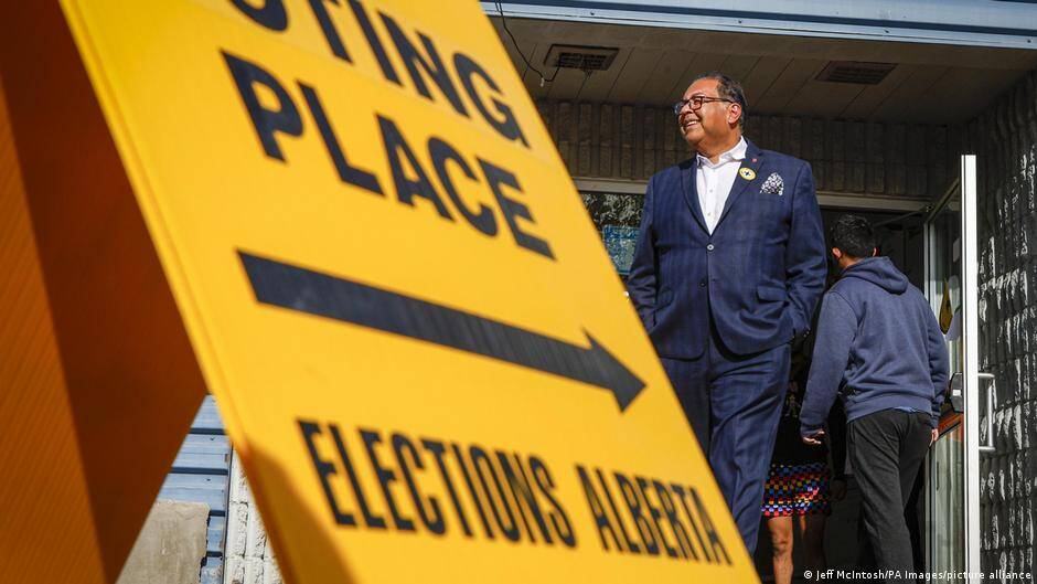 Canada: Alberta votes on holding independence referendum