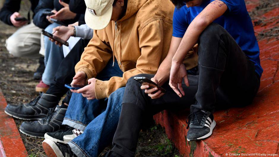 Banning social media for teens: solution or overreaction?