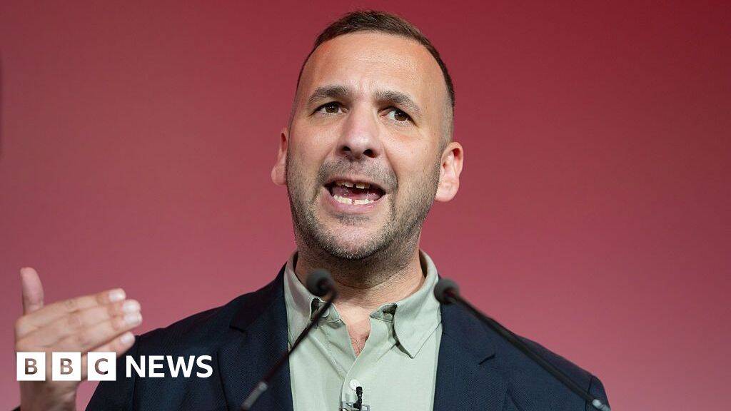 Zack Polanski seeks to stand for by-election in former PM Starmer's seat