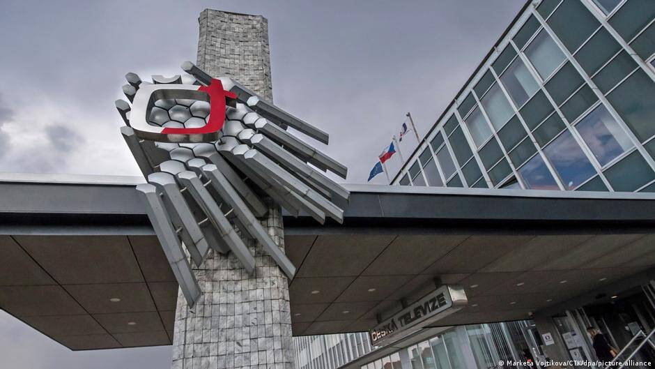 Czech govt causes alarm by seeking to scrap license fee