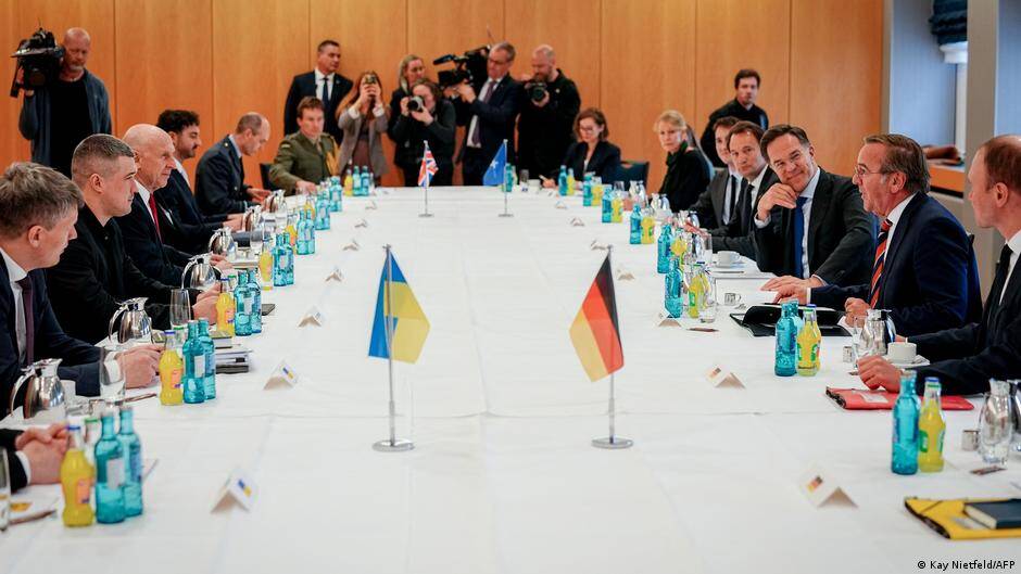 Germany, UK warn the Iran war distracts from Ukraine