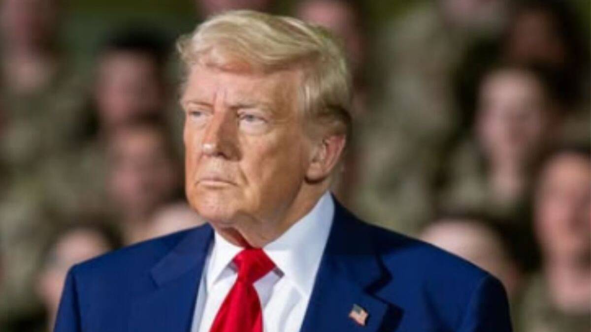 Trump posts, deletes racist video showing Obamas as apes