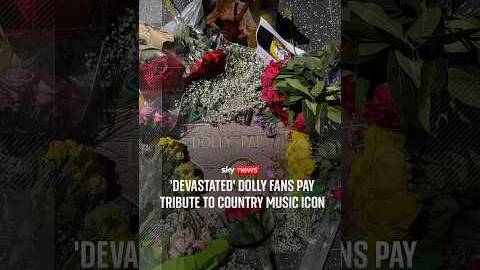'Devastated' Dolly fans pay tribute to country music icon