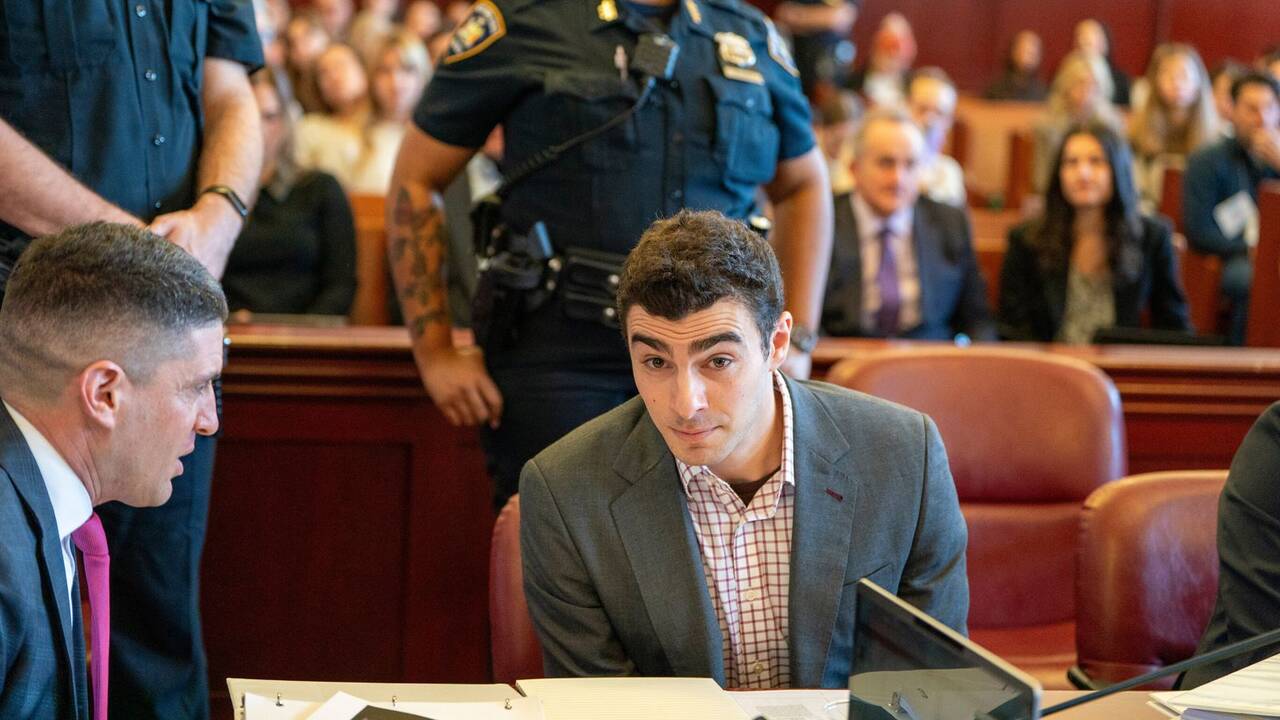 Luigi Mangione shown videos of UnitedHealthcare CEO killing as defence seeks to bar evidence