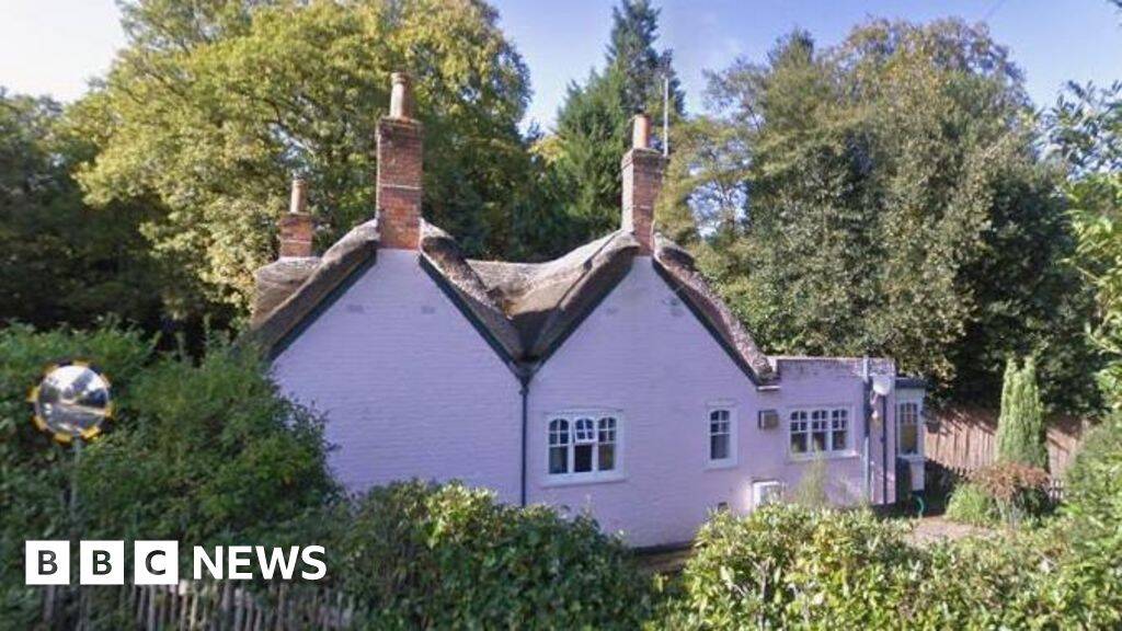 Andrew gives up lease on Crown Estate property