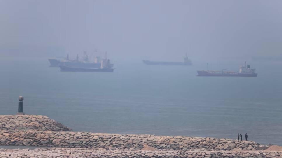 Three Saudi-flagged supertankers sail through Hormuz after deal