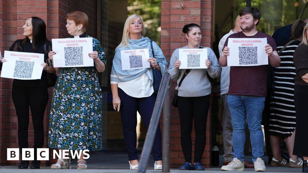 Victims of disgraced funeral boss demand industry regulation