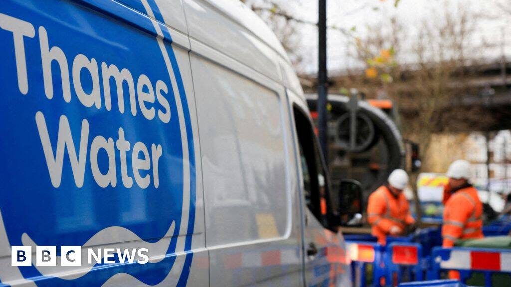 Thames Water gave finance boss a &pound;1m signing-on fee