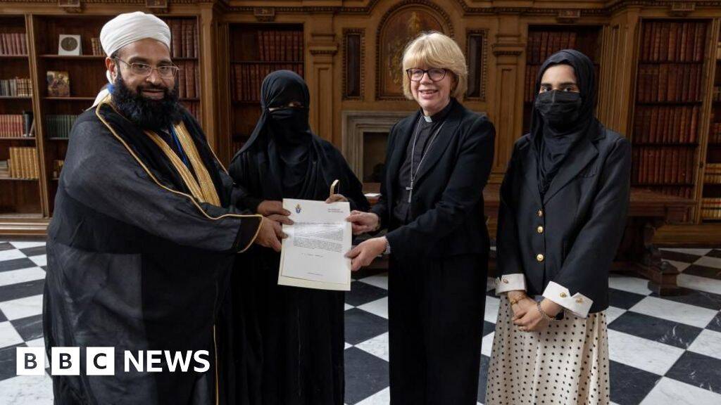 Archbishop of Canterbury withdraws award from Muslim cleric who praised Osama bin Laden
